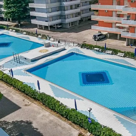 Piscina, Parcheggio, Campi Sportivi - Valbella 12 * ביביונה