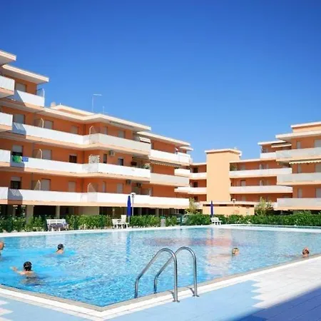 Piscina, Parcheggio, Campi Sportivi - Valbella 12 ביביונה